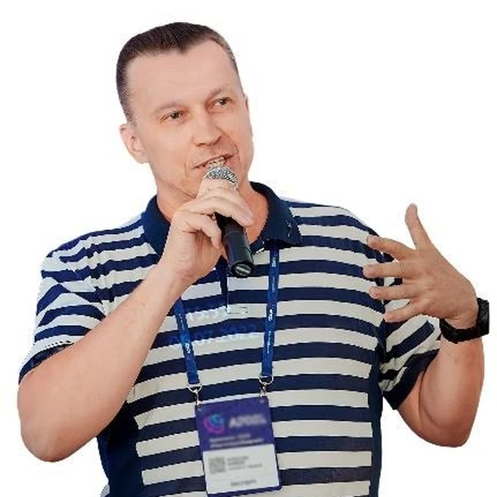 Алексей Комов